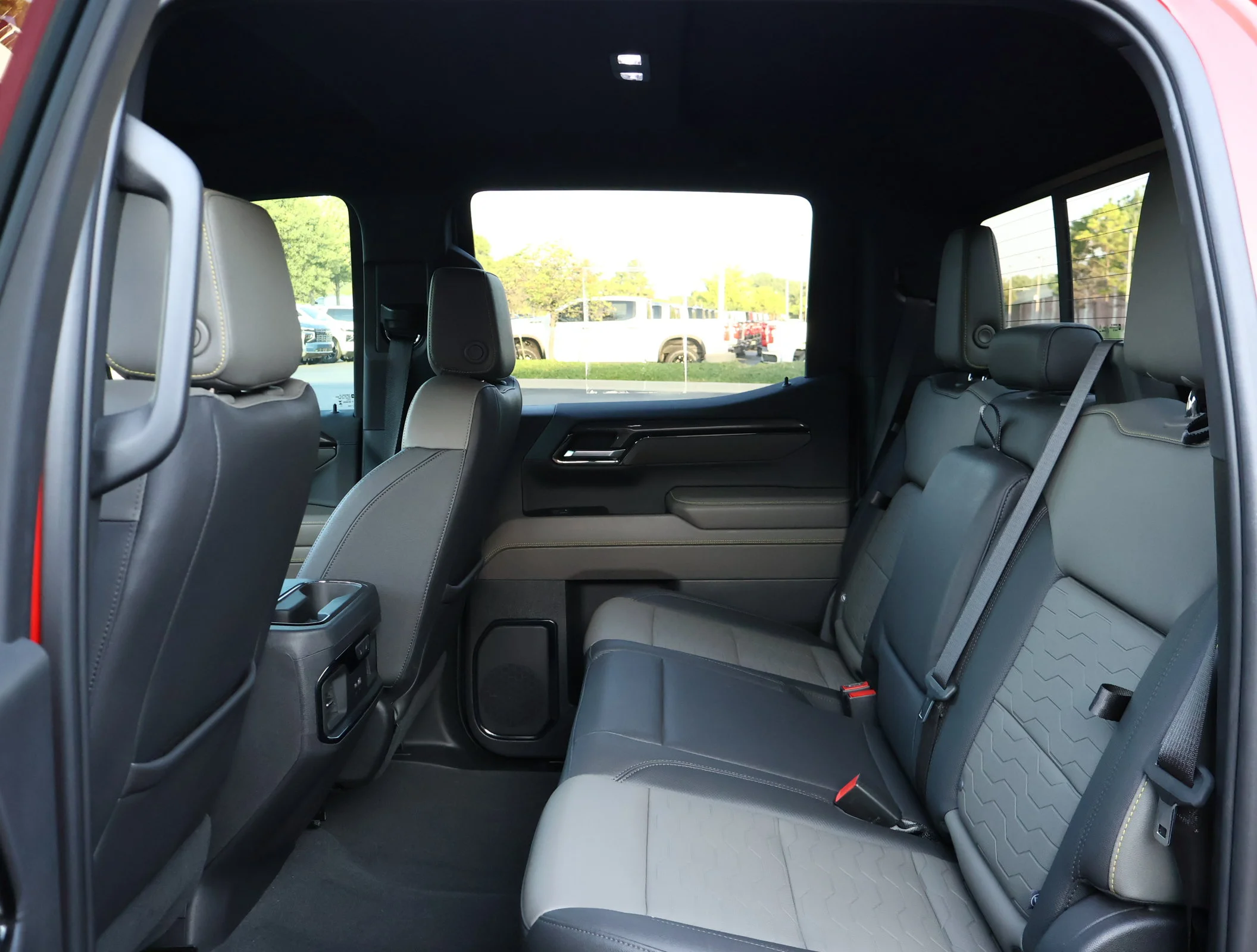 2023 Chevrolet Silverado 1500 ZR2 - Photo 23