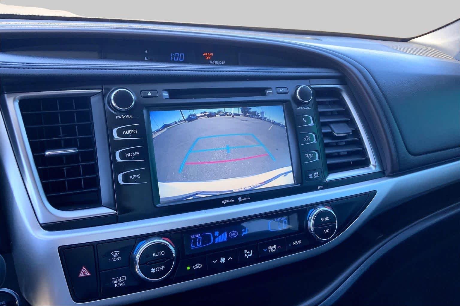 Used 2015 Blizzard Pearl Toyota XLE image 27