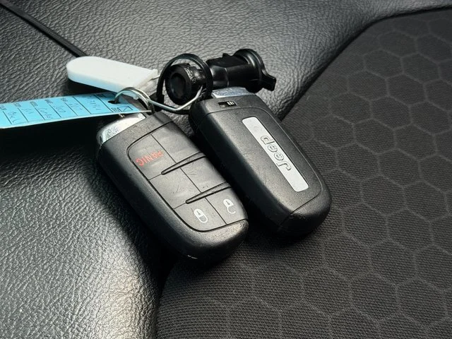 Used 2017 Diamond Black Jeep  image 32