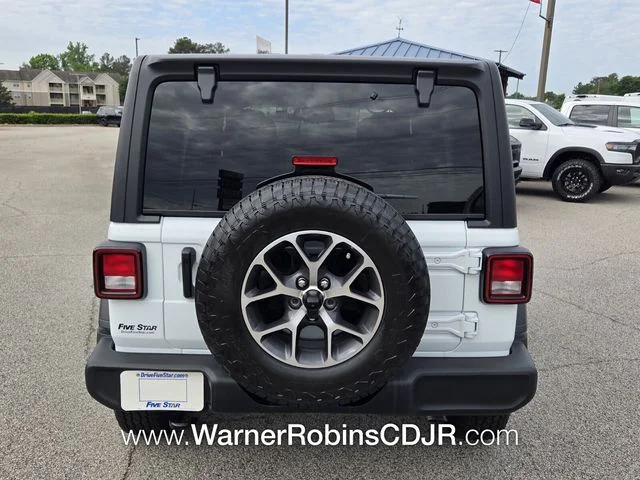 New 2026 Bright White Clear-Coat Exterior Paint Jeep Sport S image 9