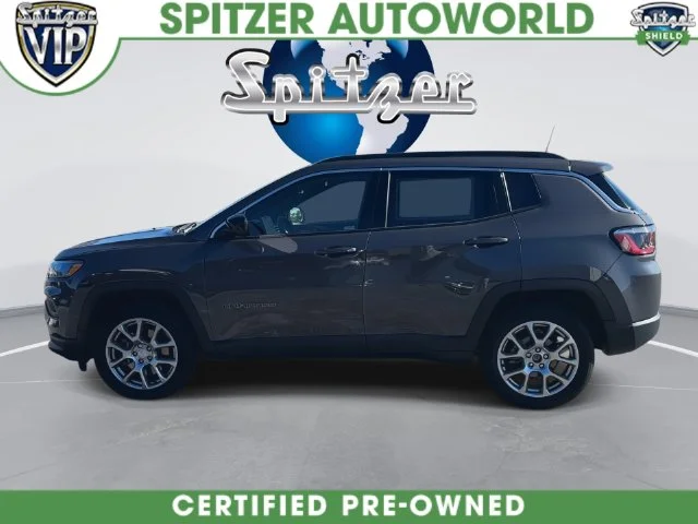 Used 2024 Gray Jeep Latitude Lux image 6
