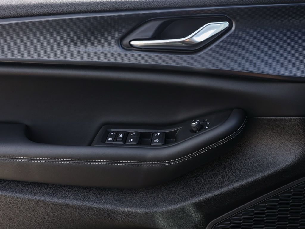 New 2026 Diamond Black Crystal Pearl-Coat Exterior Paint Jeep Laredo X image 23