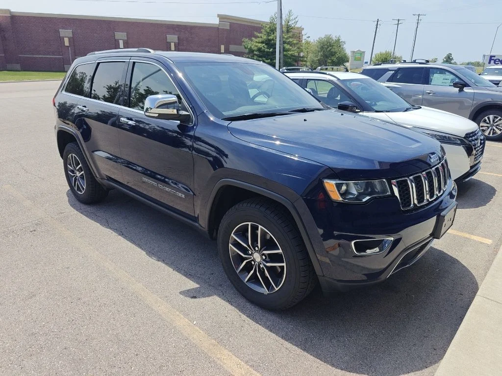 Used 2018 Jeep Grand Cherokee Limited with VIN 1C4RJFBG1JC373338 for sale in Kansas City