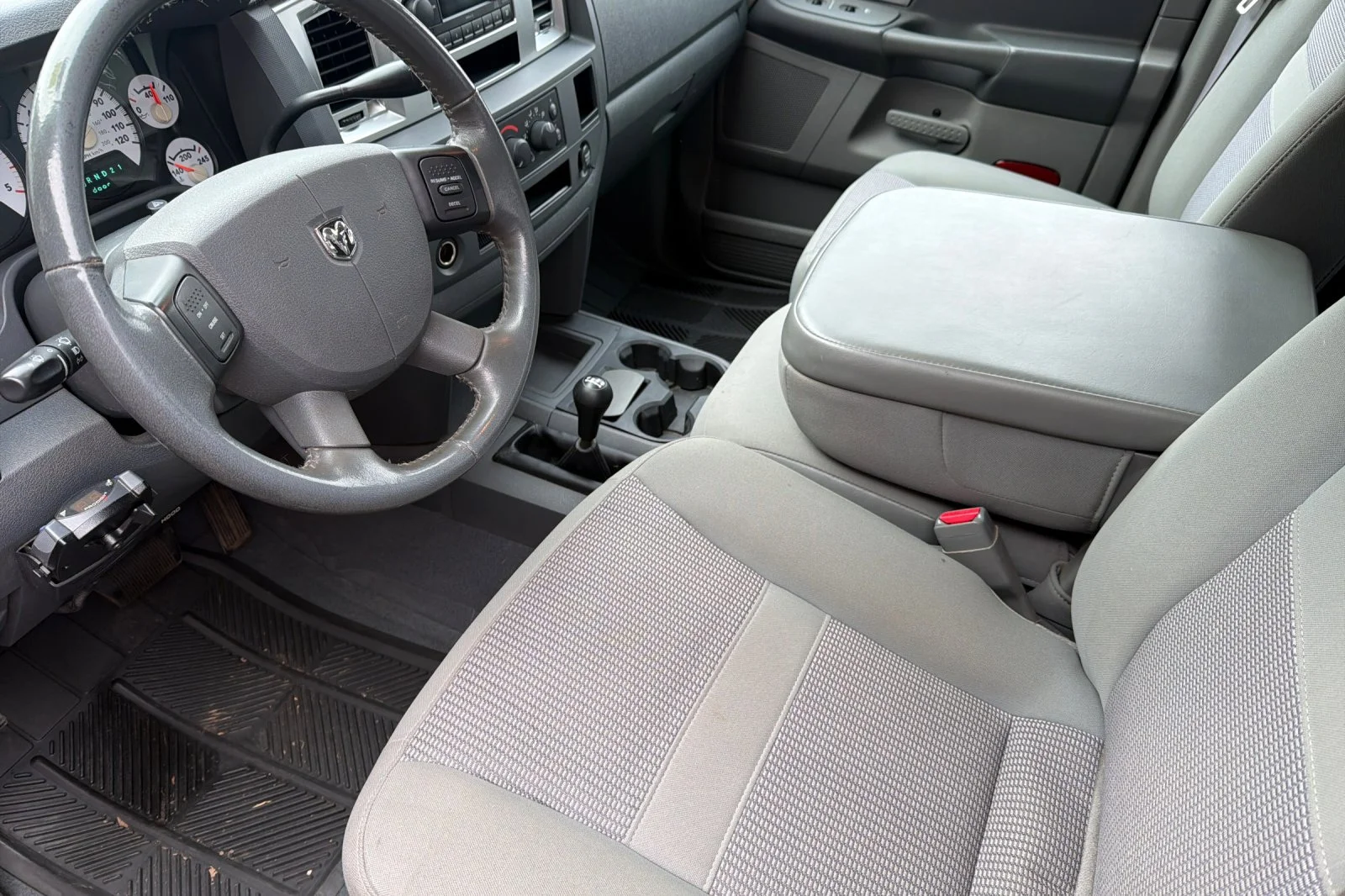 Used 2007  Dodge SLT image 8