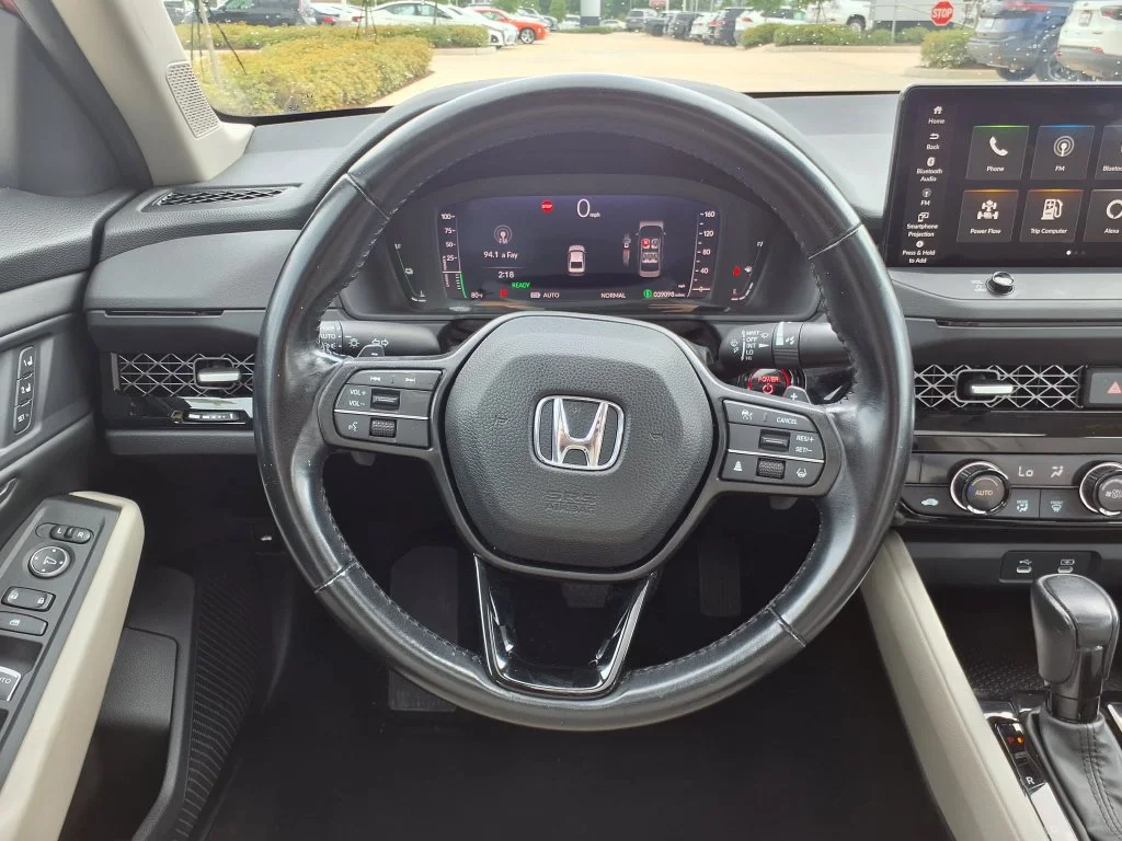 Used 2024 Red Honda EX-L image 19