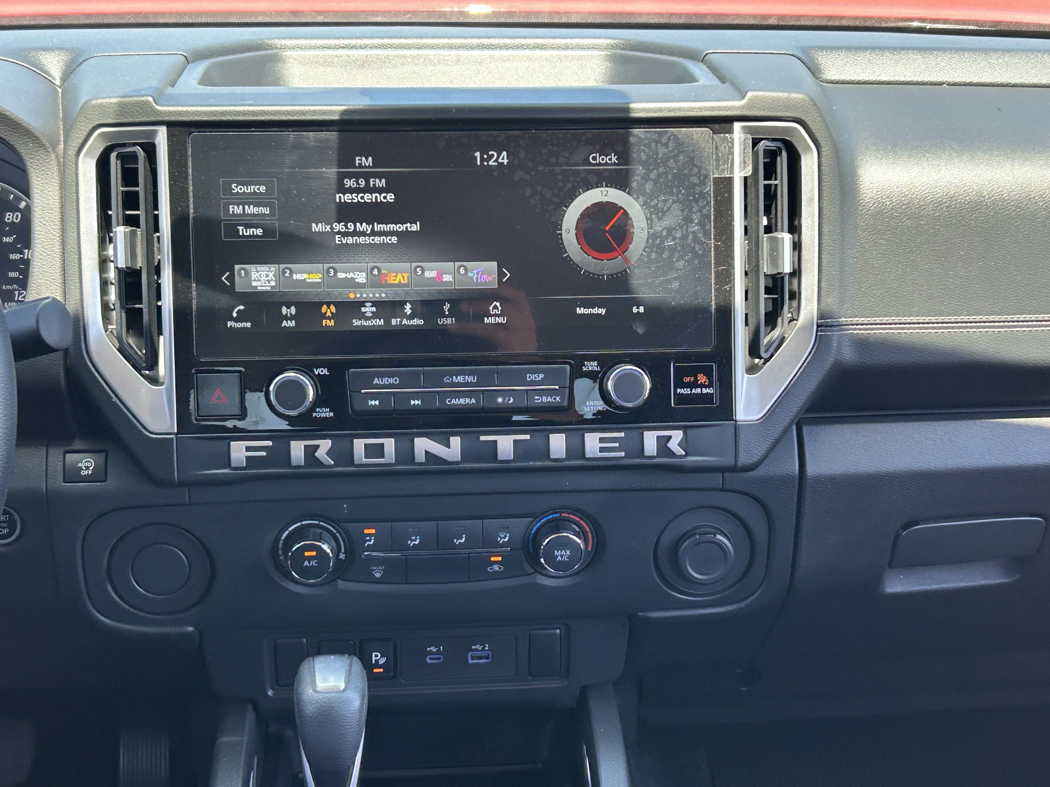 2025 Nissan Frontier SV - Photo 16