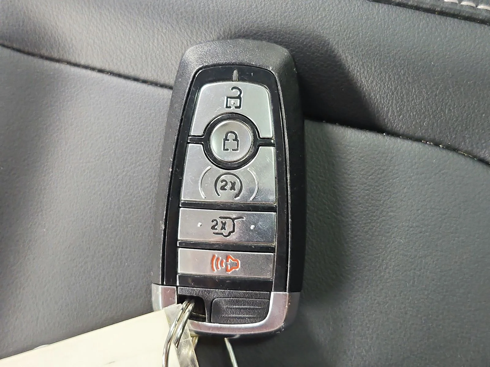 Used 2025 White Ford Platinum image 15