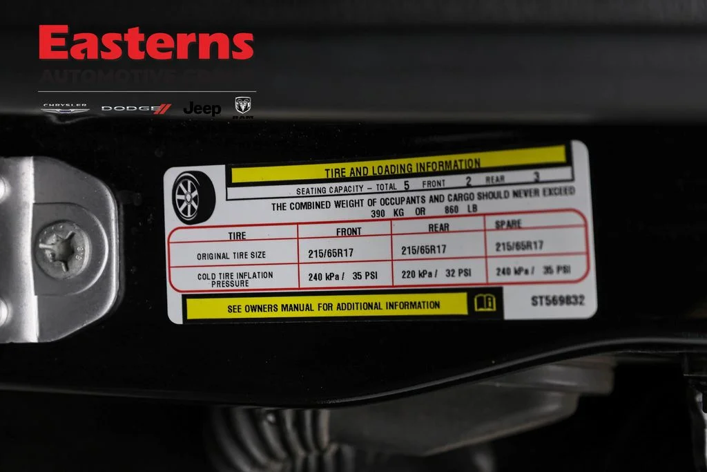 Certified Used 2025 Black Jeep Trailhawk image 30