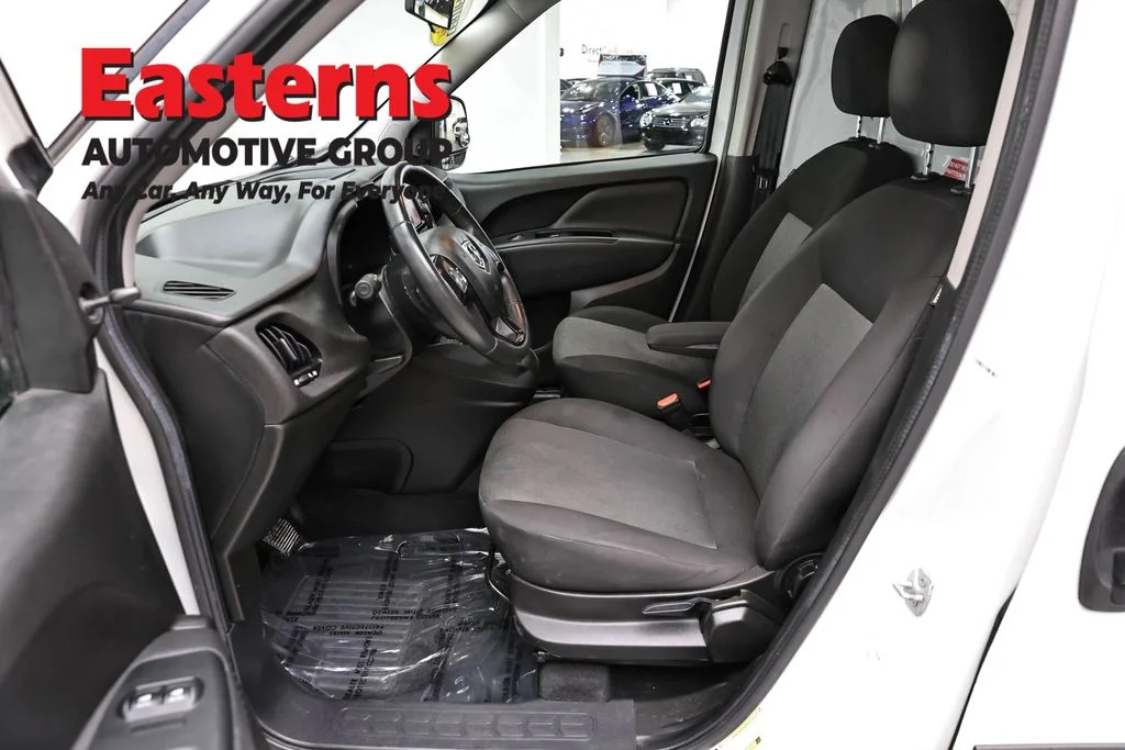 Used 2022 White Ram Base image 14