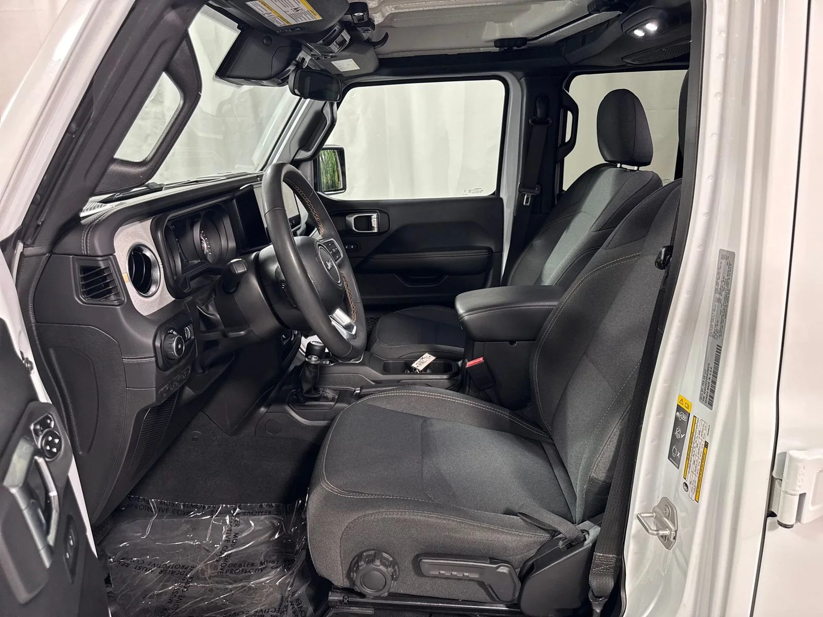 Used 2024 White Jeep Sahara image 3