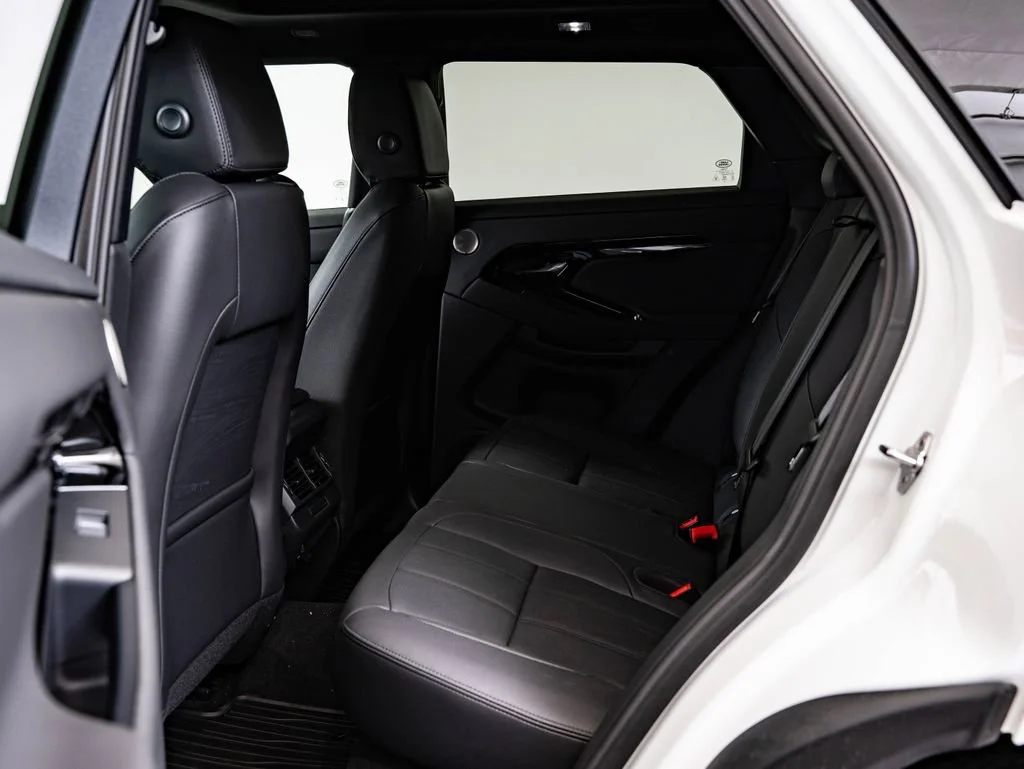 New 2026 Fuji White Land Rover Dynamic image 42