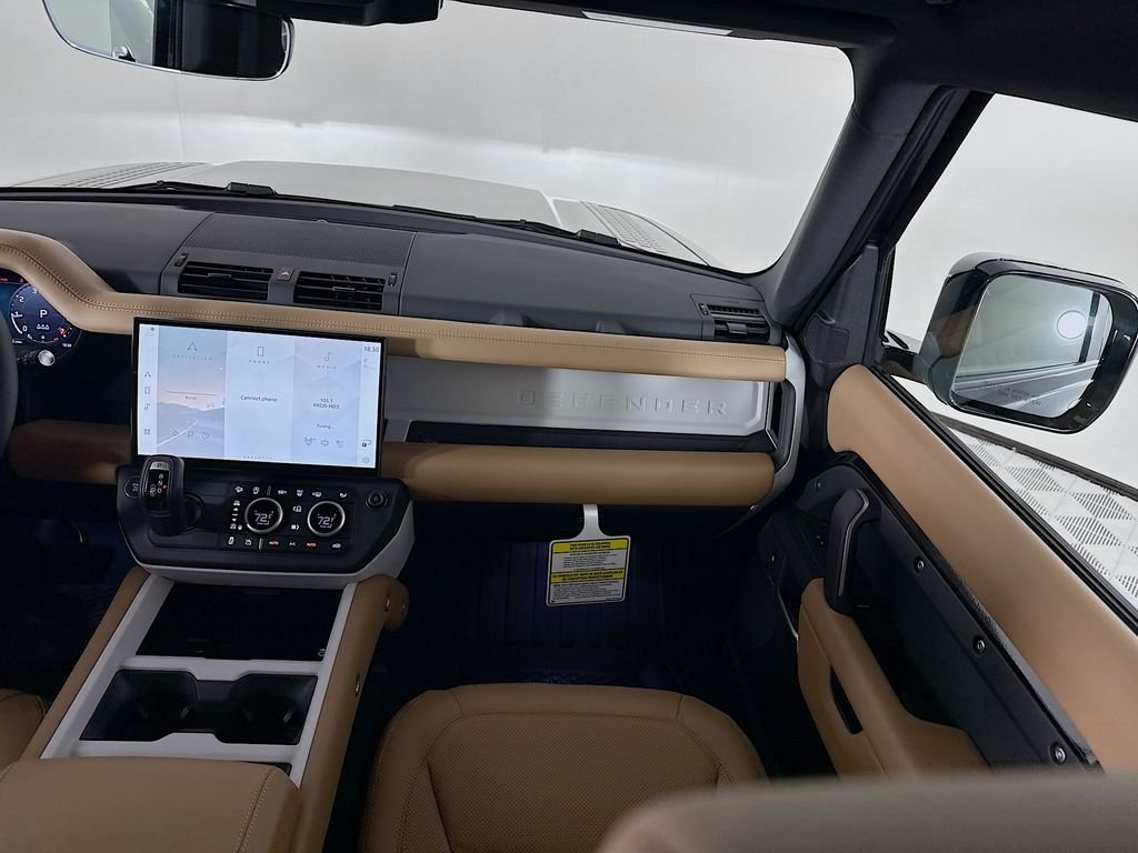 New 2026 Santorini Black Land Rover X-Dynamic SE image 20