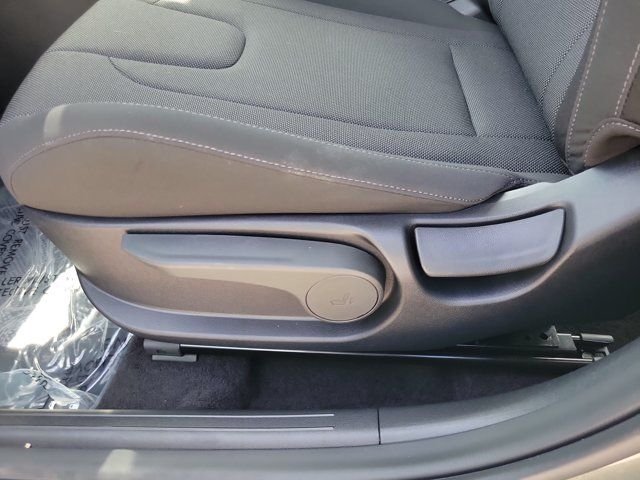 2026 Hyundai Elantra SE - Photo 18