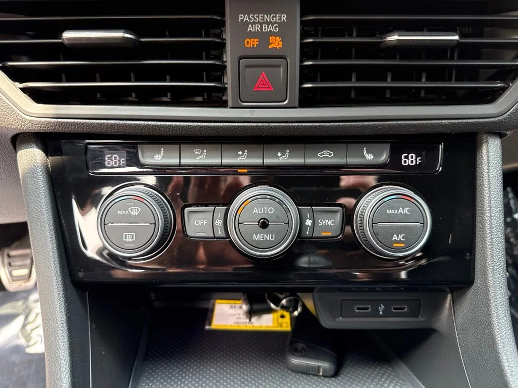 Used 2020  Volkswagen 2.0T S image 18