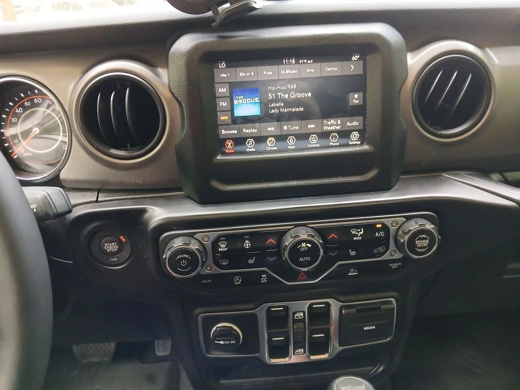Used 2023 Yellow Jeep Sport S image 21