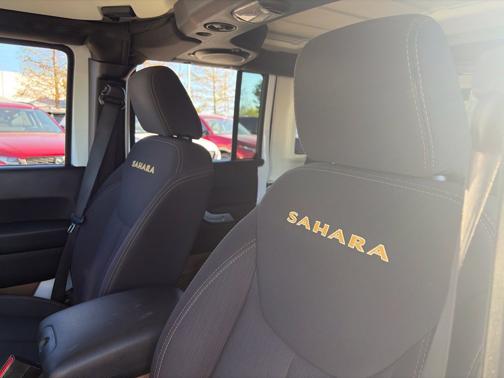 Used 2013 White Jeep Unlimited Sahara image 17