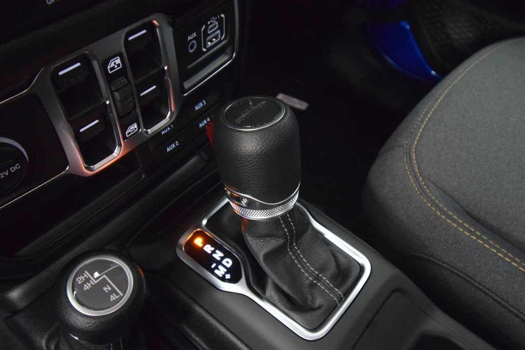 New 2026 Hydro Blue Pearlcoat Jeep Sport S image 32