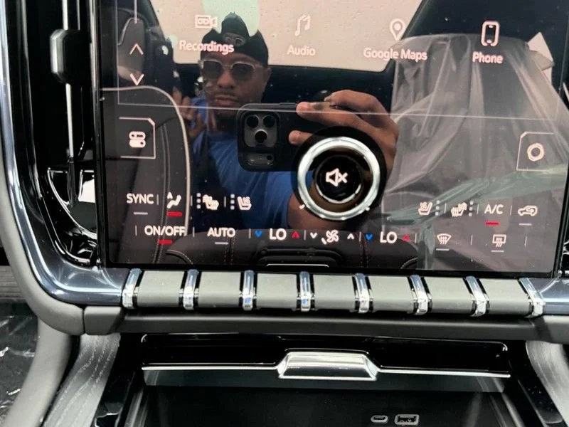2026 GMC Yukon AT4 Ultimate - Photo 18