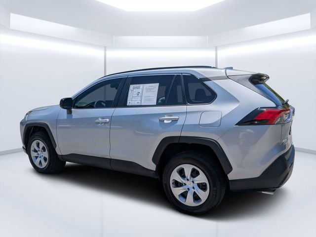 Used 2019 Silver Toyota LE image 5