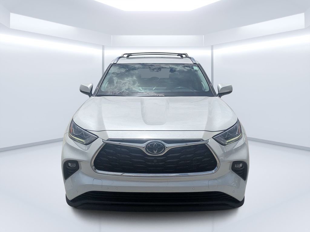 Used 2022 Beige Toyota Limited image 7