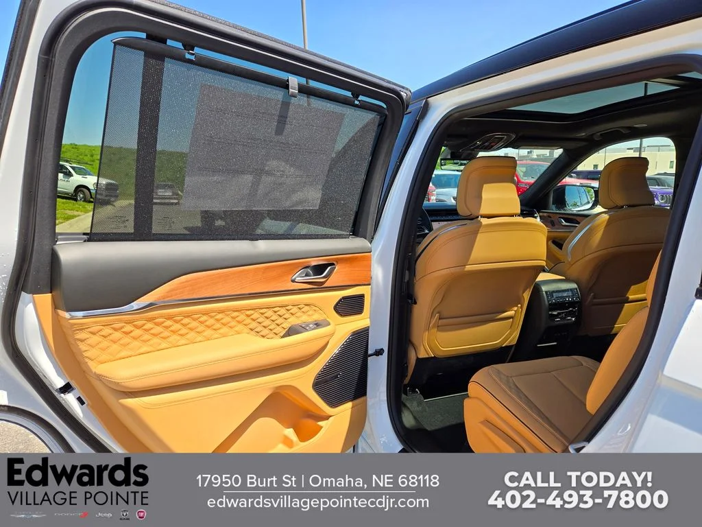 New 2026 Bright White Clear-Coat Exterior Paint Jeep Summit image 26