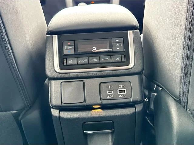 New 2026 SAPPHIRE BLUE PEARL Subaru Limited 7-Passenger image 32