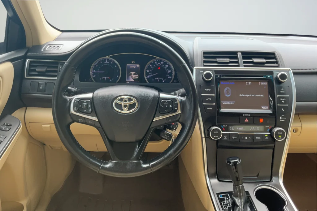 Used 2016 Gold Toyota XLE image 13