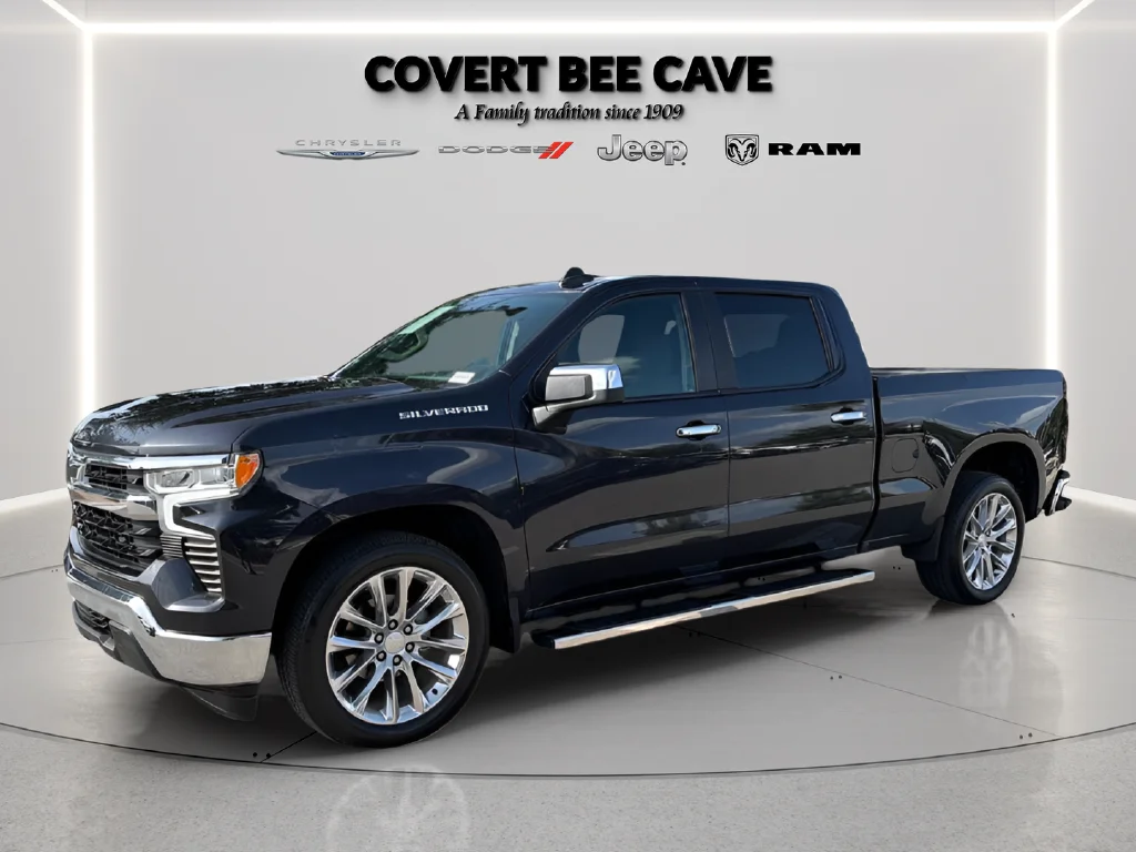 Used 2022 Gray Chevrolet LT image 4