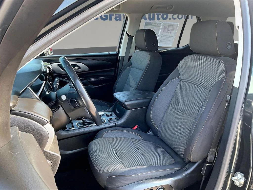 Used 2018 Gray Chevrolet LT image 25