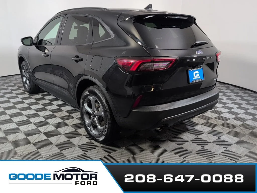 Certified Used 2025 Black Metallic Ford ST-Line Select image 5