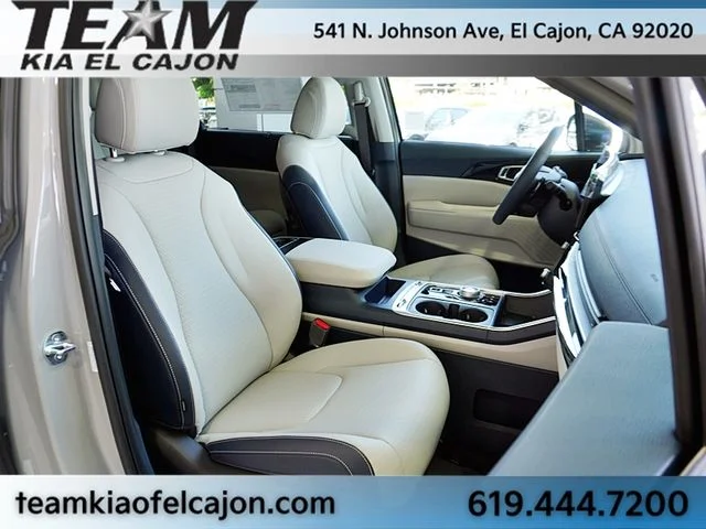 New 2027 White Kia SX Prestige image 16