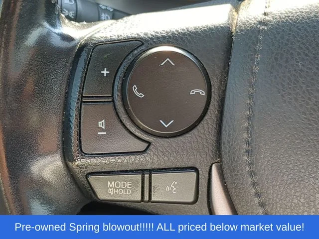 Used 2016 White Toyota XLE image 26