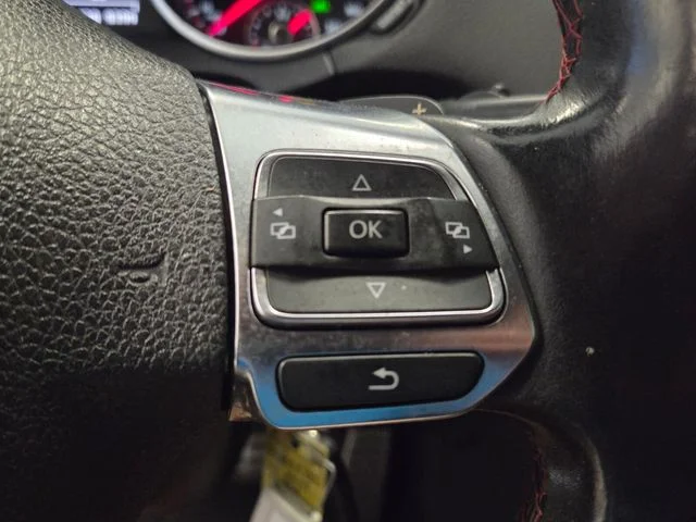 Used 2014 White Volkswagen Wolfsburg Edition image 27