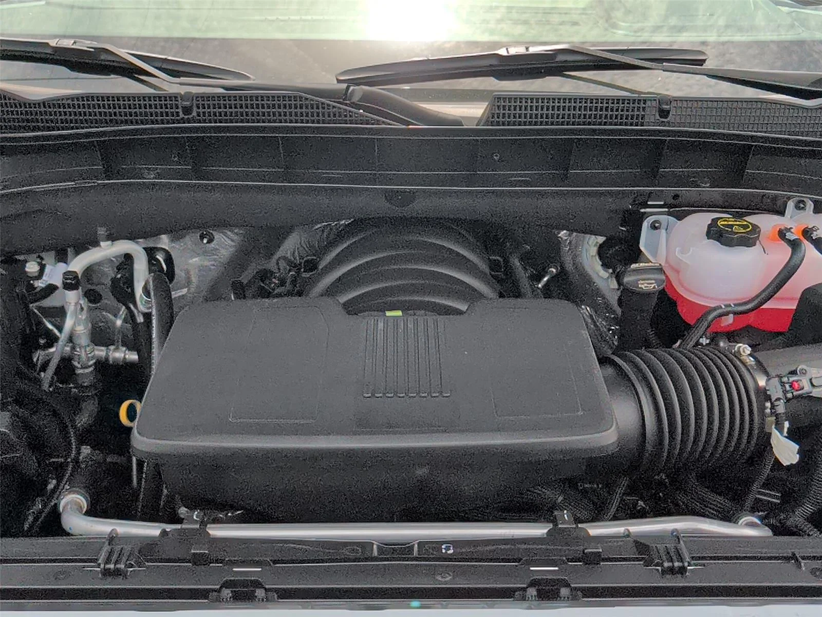 New 2026 Glacier White Tricoat GMC SLT image 41