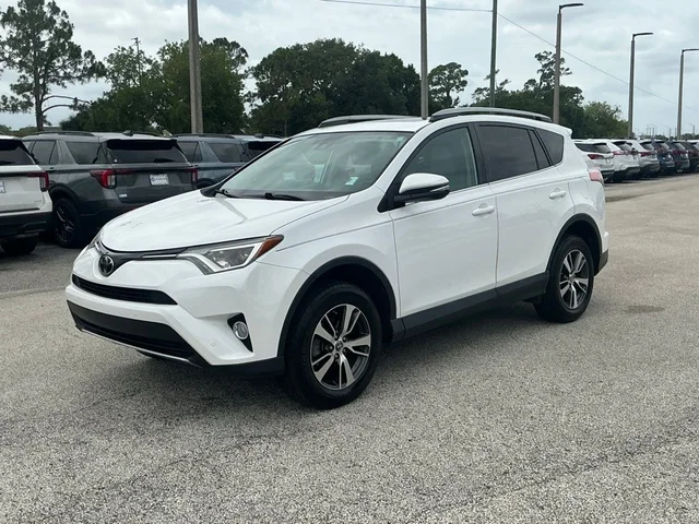 2017 Toyota RAV4 XLE