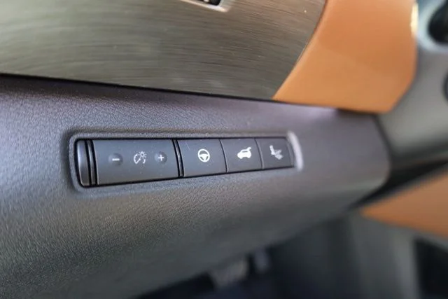 Used 2023 Gray Nissan Platinum image 18