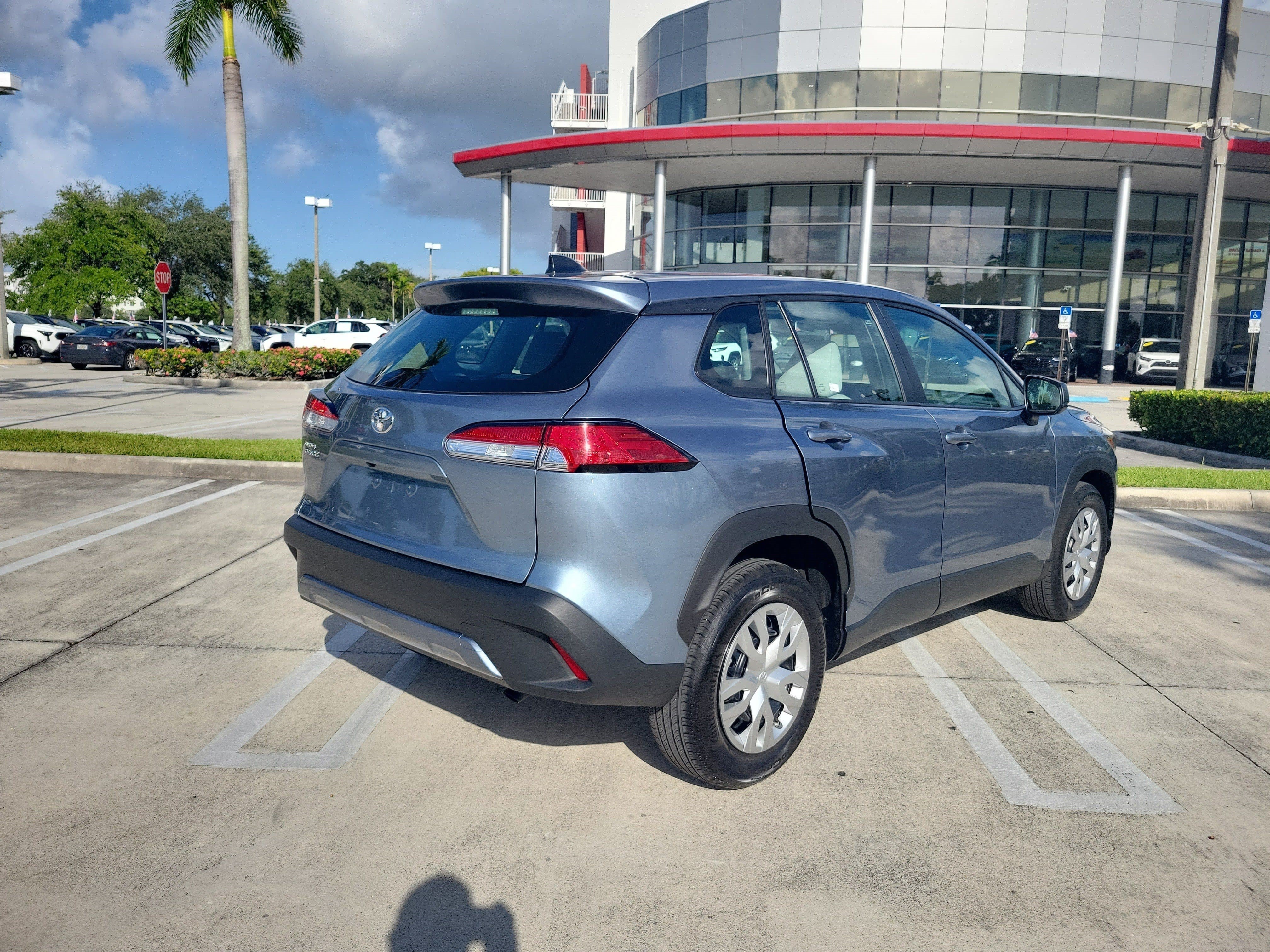 Used 2025 Celestite Toyota L image 7