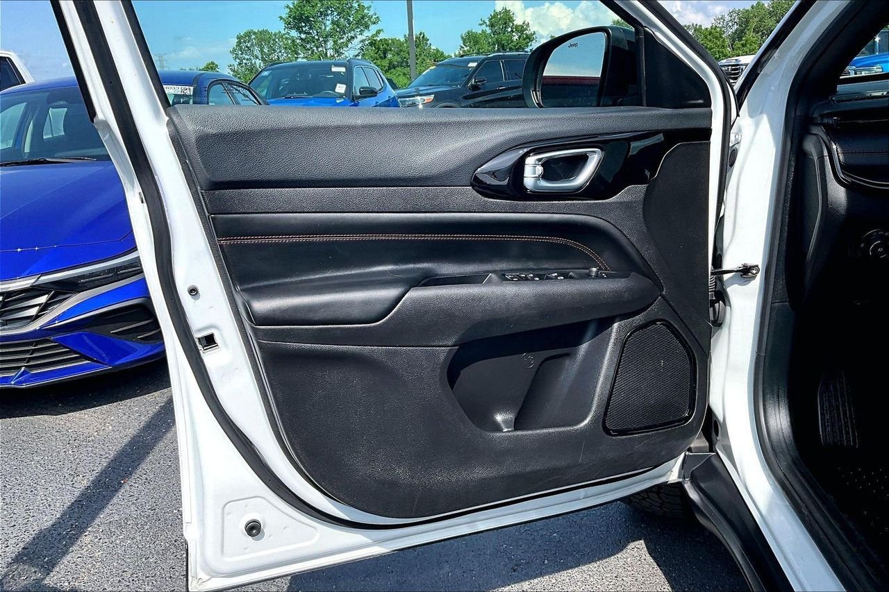 Used 2025 Bright White Clearcoat Jeep Trailhawk 4x4 image 13