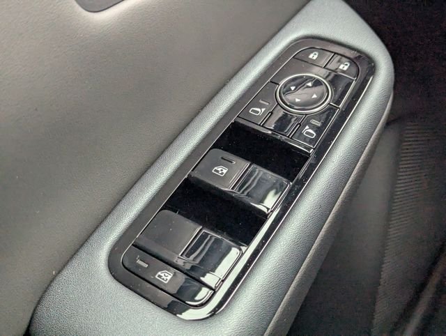 New 2026 Everest White Pearl TriCoat / Super Black Two-tone Nissan Platinum+ image 24