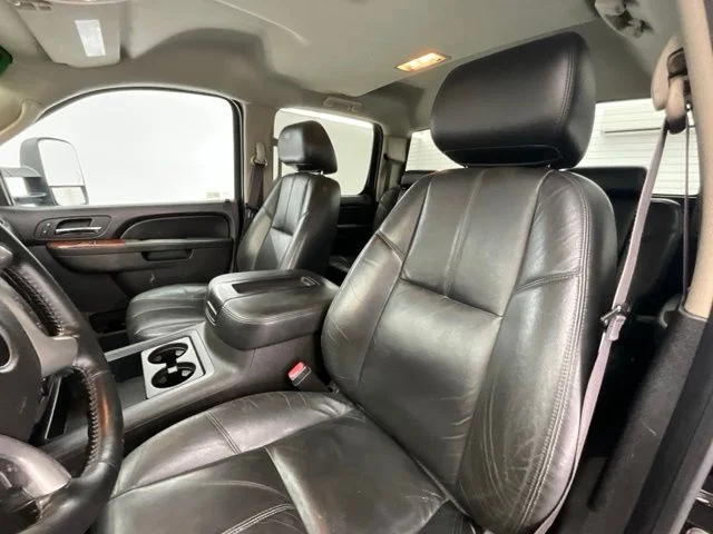 Used 2014 Black GMC SLT image 9