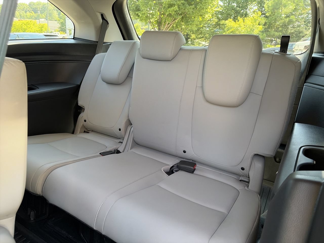 Used 2020 Modern Steel Metallic Honda EX-L image 32