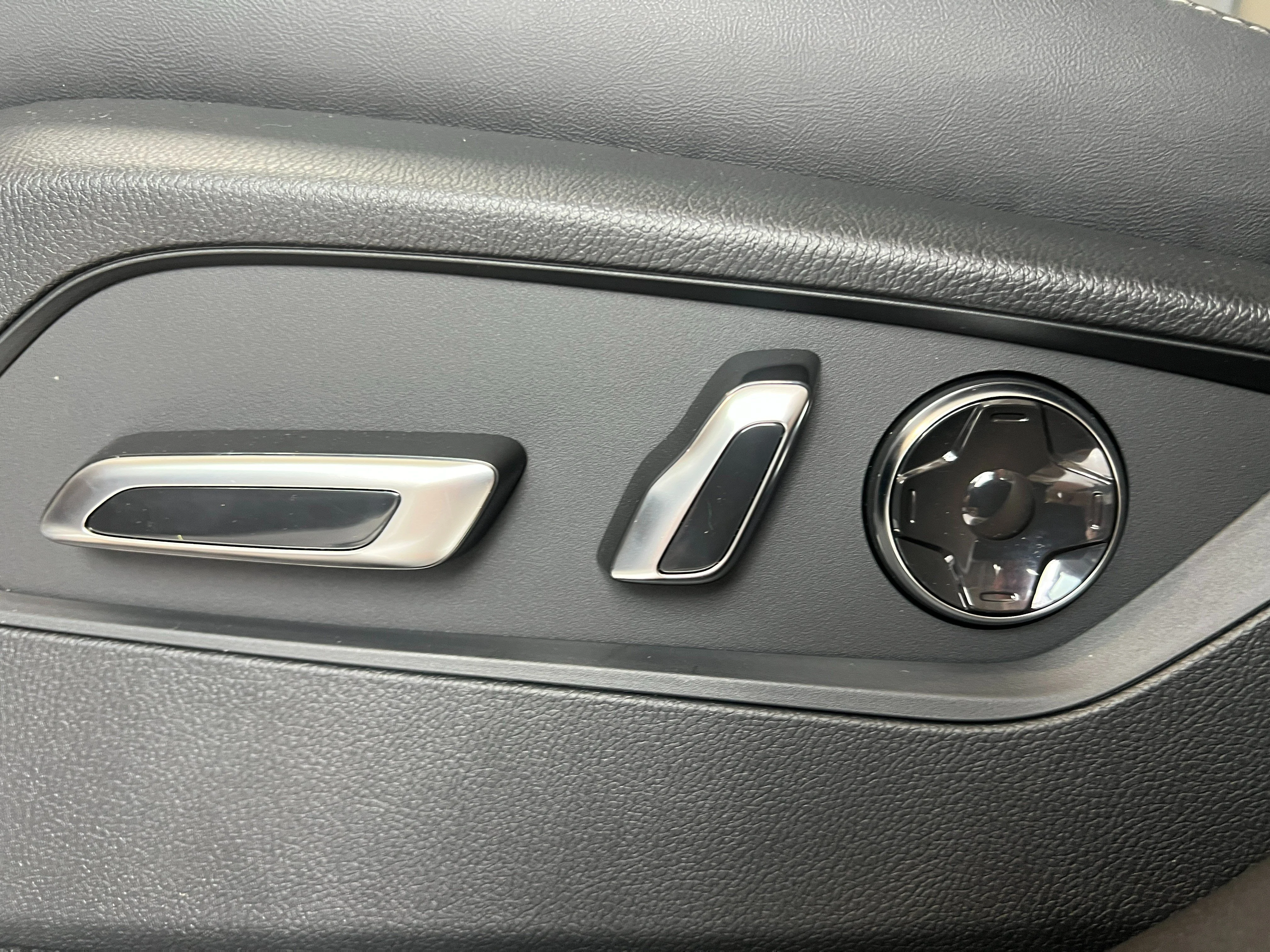New 2026 Majestic Black Pearl Acura w/Technology Package image 15