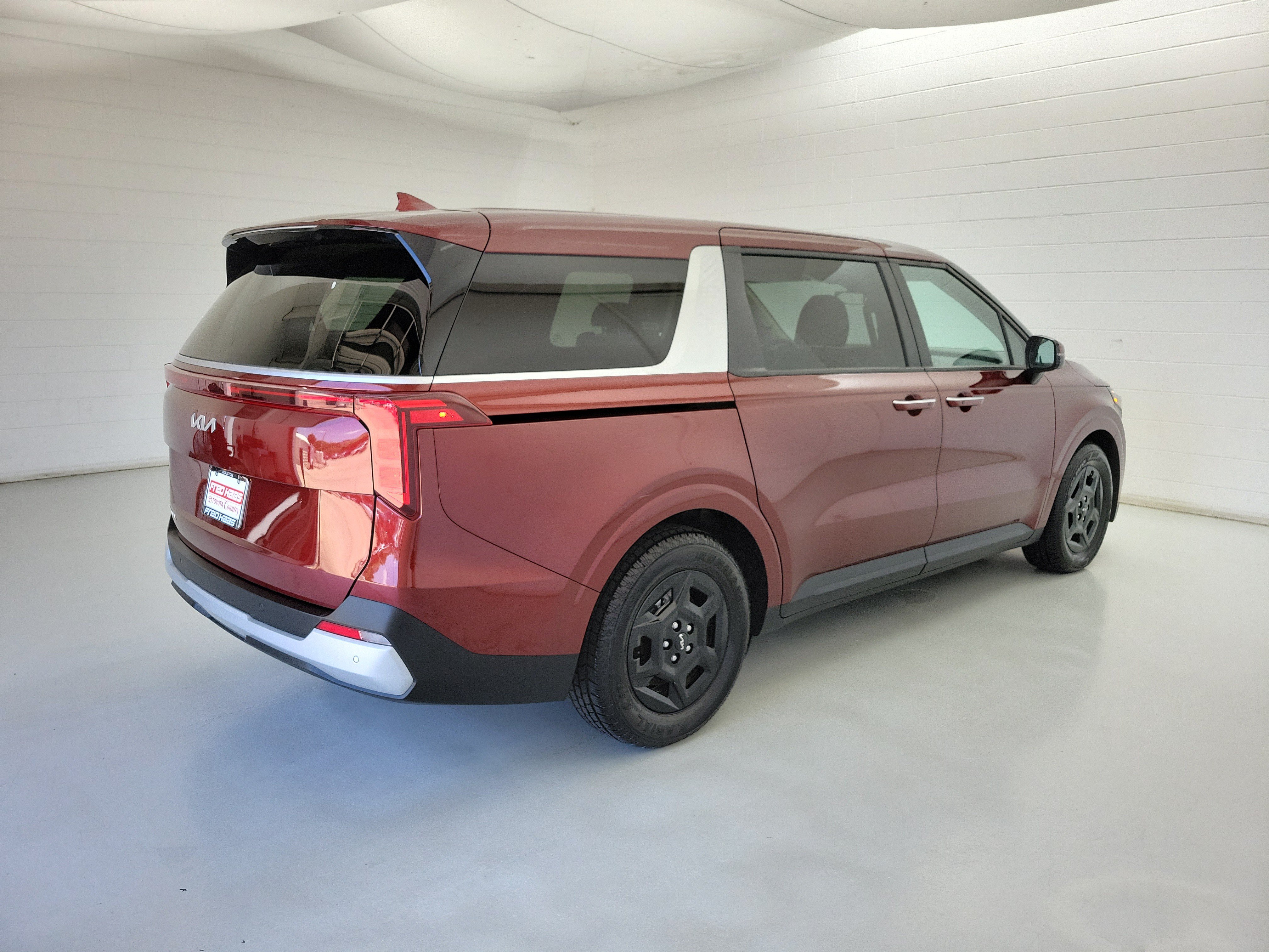 Used 2025 Flare Red Kia LXS image 5