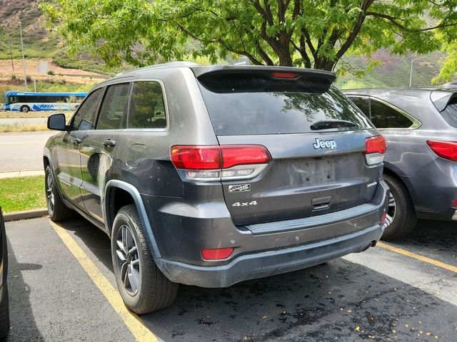Used 2020 Gray Jeep Laredo E image 3