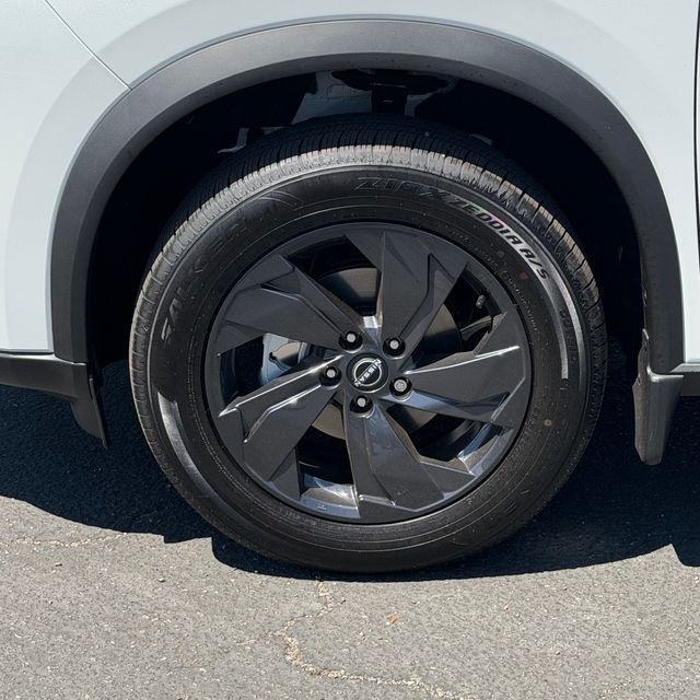 New 2026 Everest White Pearl TriCoat Nissan SV image 13