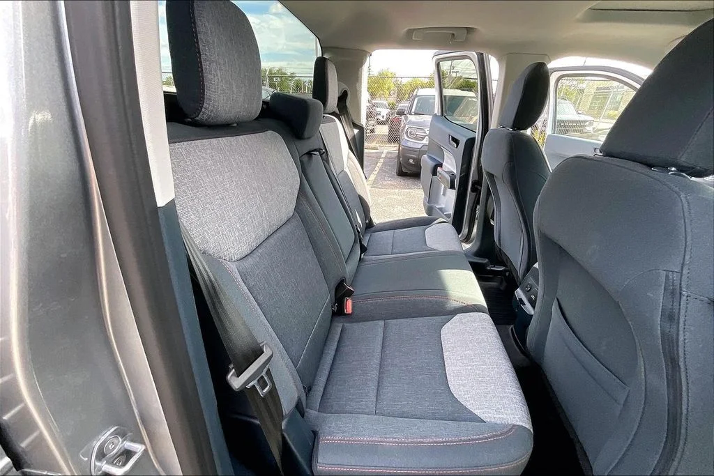 Used 2024 Silver Ford XLT image 26