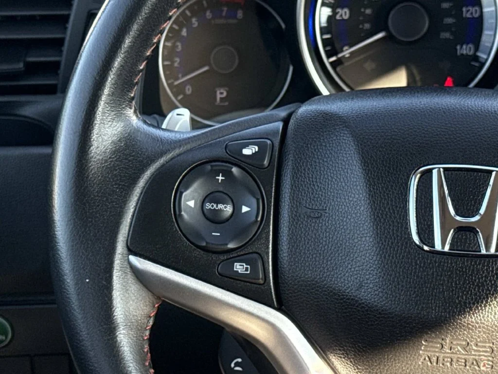 Used 2018  Honda Sport image 13
