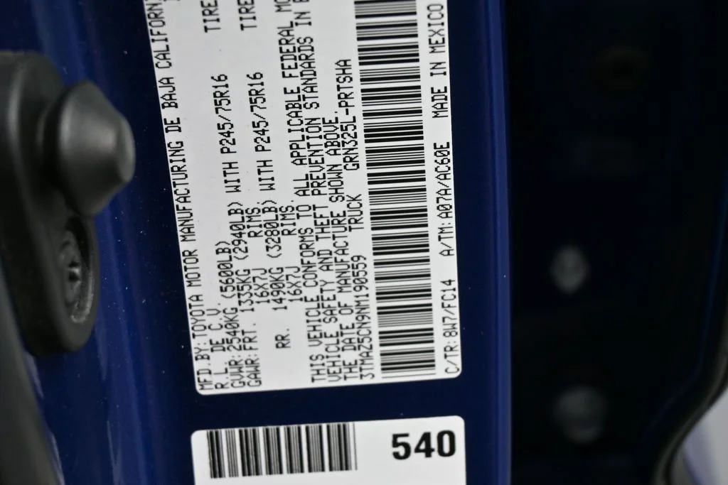 Used 2022 Blue Toyota SR5 image 17