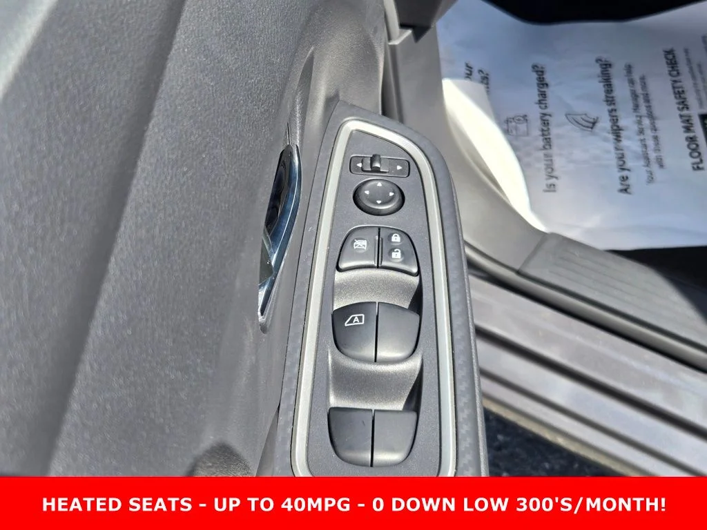 2025 Nissan Versa Sedan SR - Photo 27