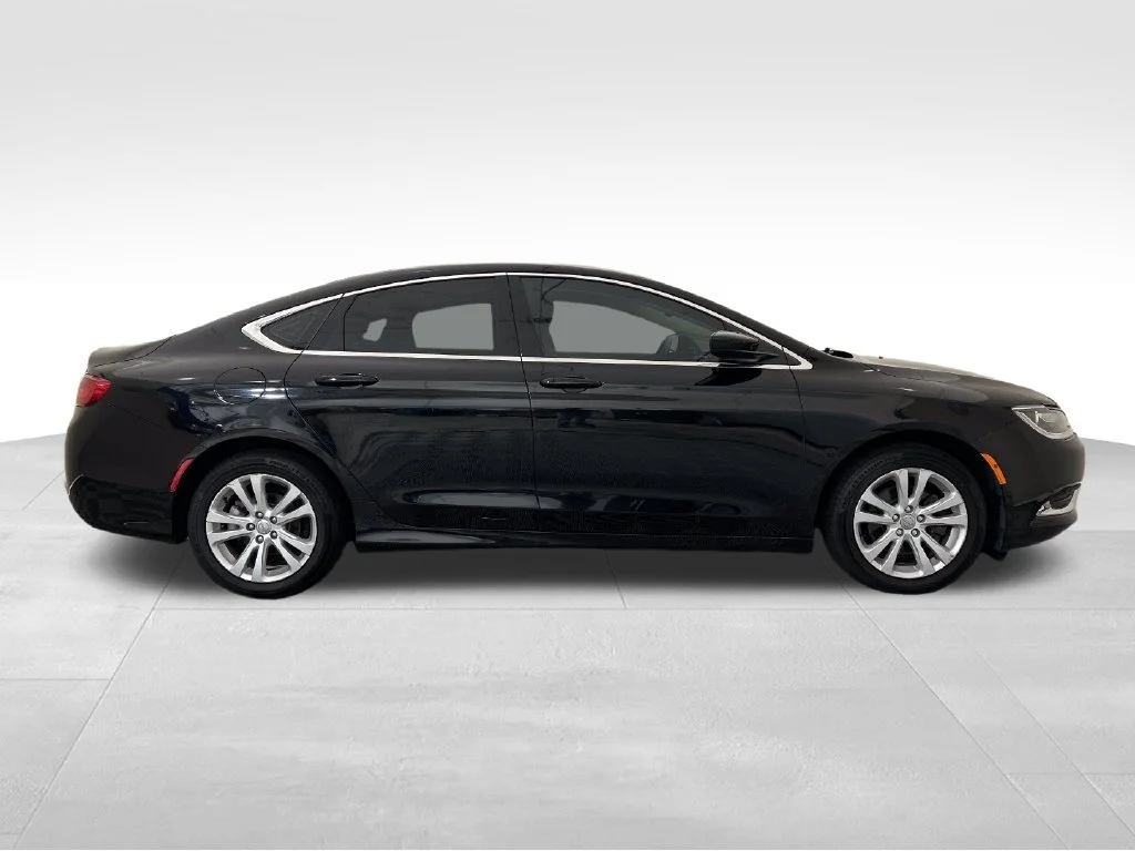 Used 2016 Black Chrysler Limited image 7